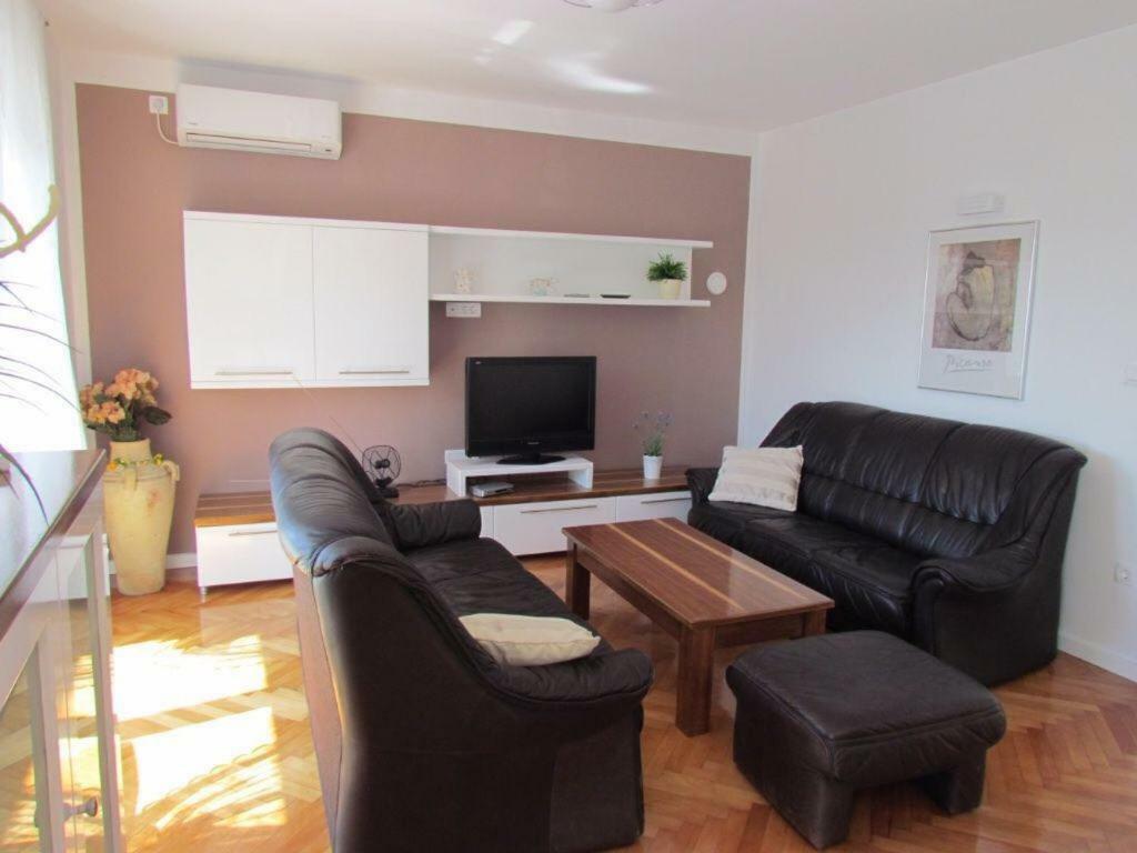 Apartment Lenka Сень Экстерьер фото